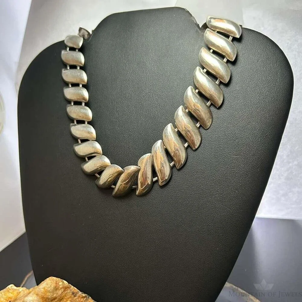 Vintage Sterling Silver Leaf Style 15
